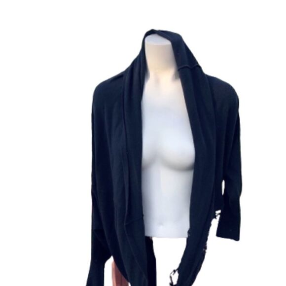 BCBG MAXAZRIA Wrap Black super soft embroidered back Dolman sleeve Shrug S Med - Picture 3 of 10